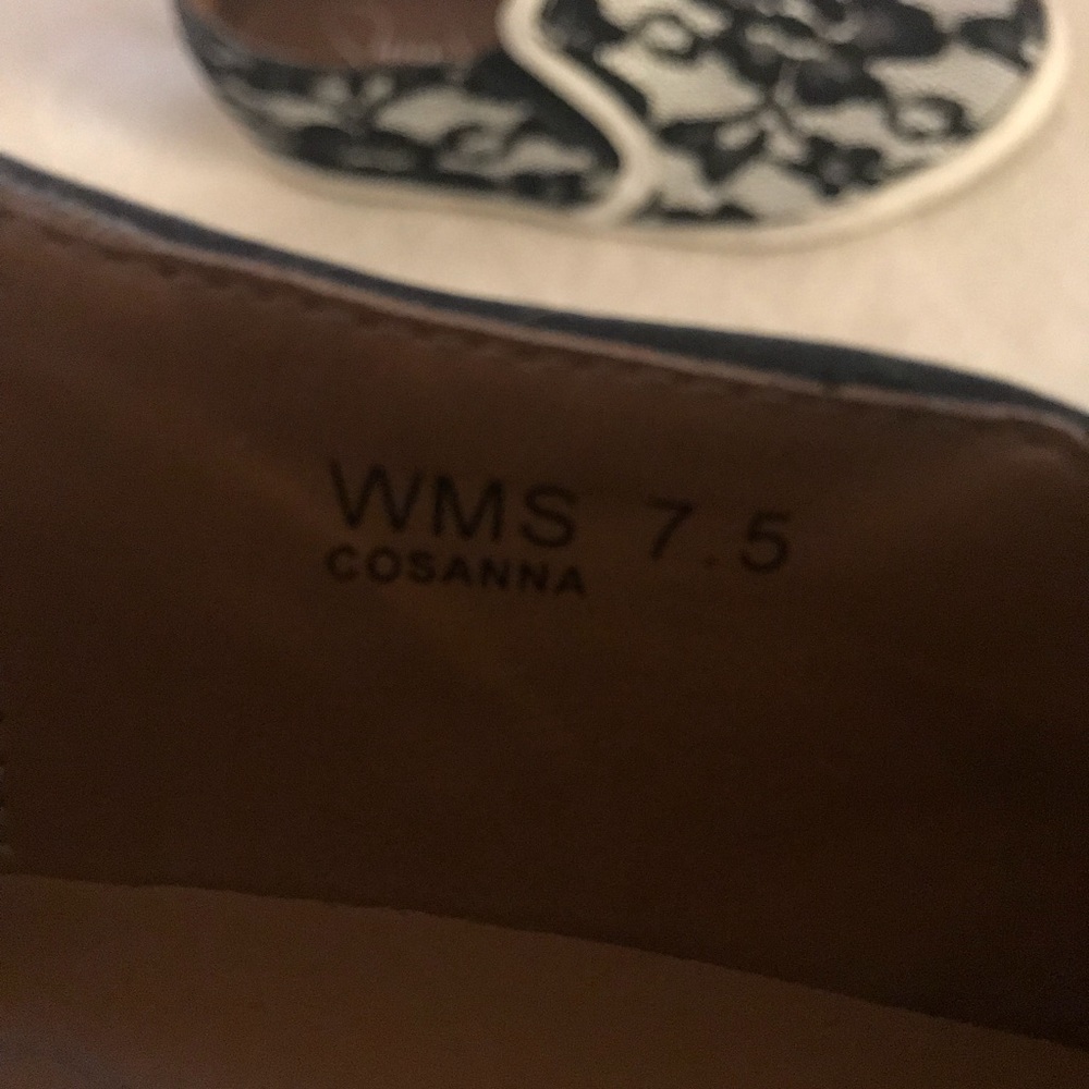 Slip on shoes - Picture 3 of 3